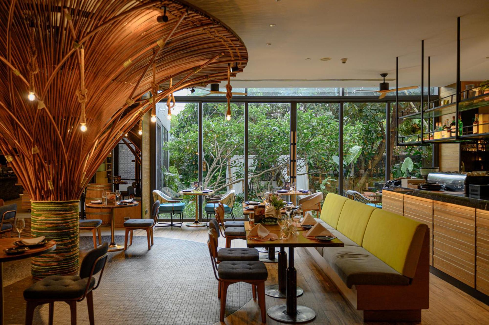 Hotel Indigo Phuket Patong By Ihg Luaran gambar Restaurant interior