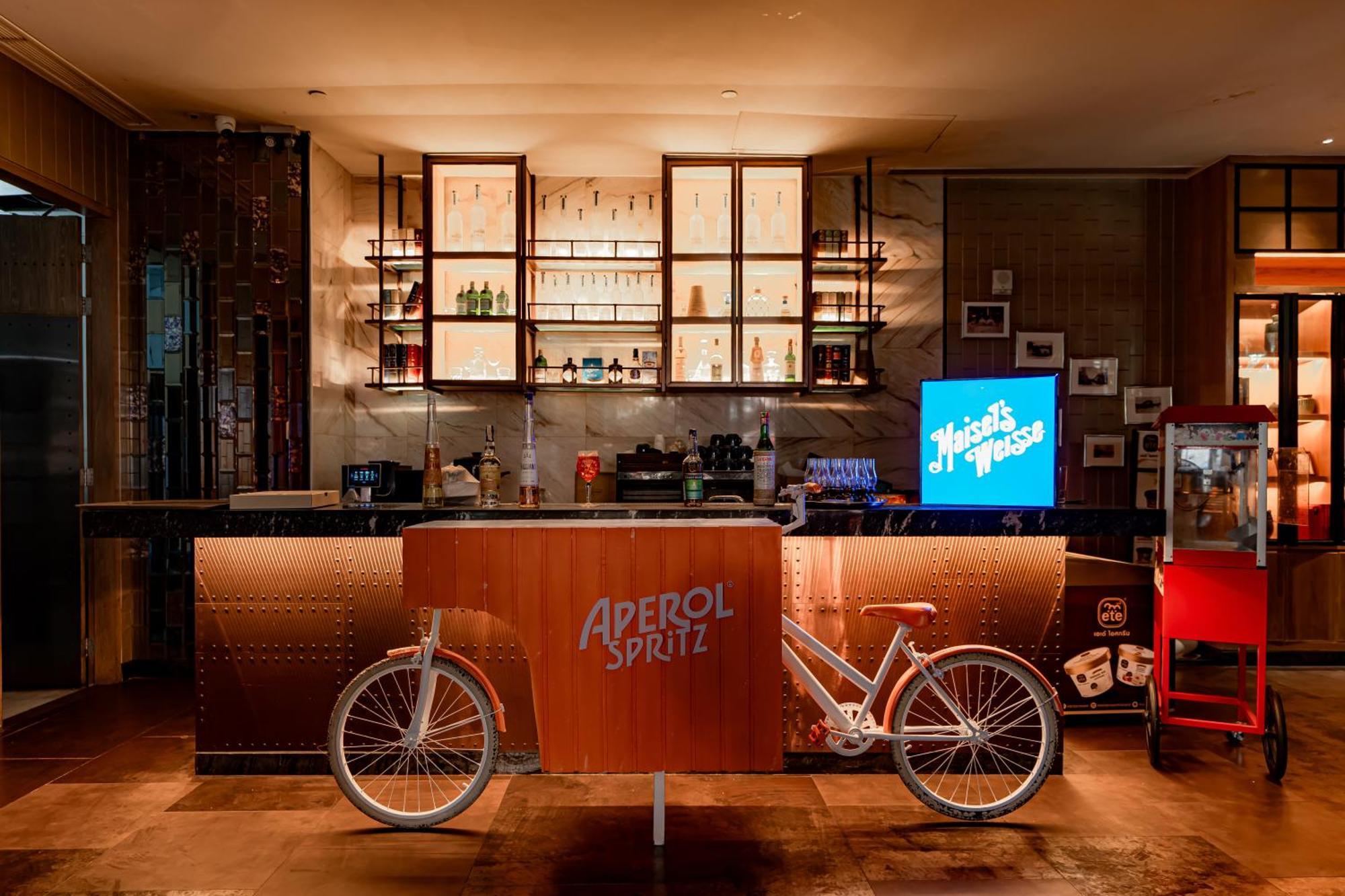 Hotel Indigo Phuket Patong By Ihg Luaran gambar Bicycle bar